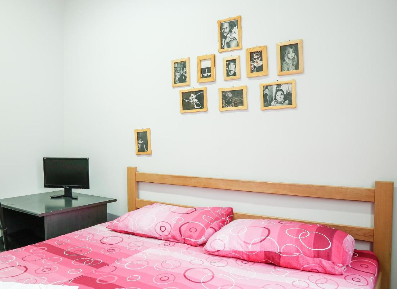 Hostel Yolo Belgrade Exterior photo